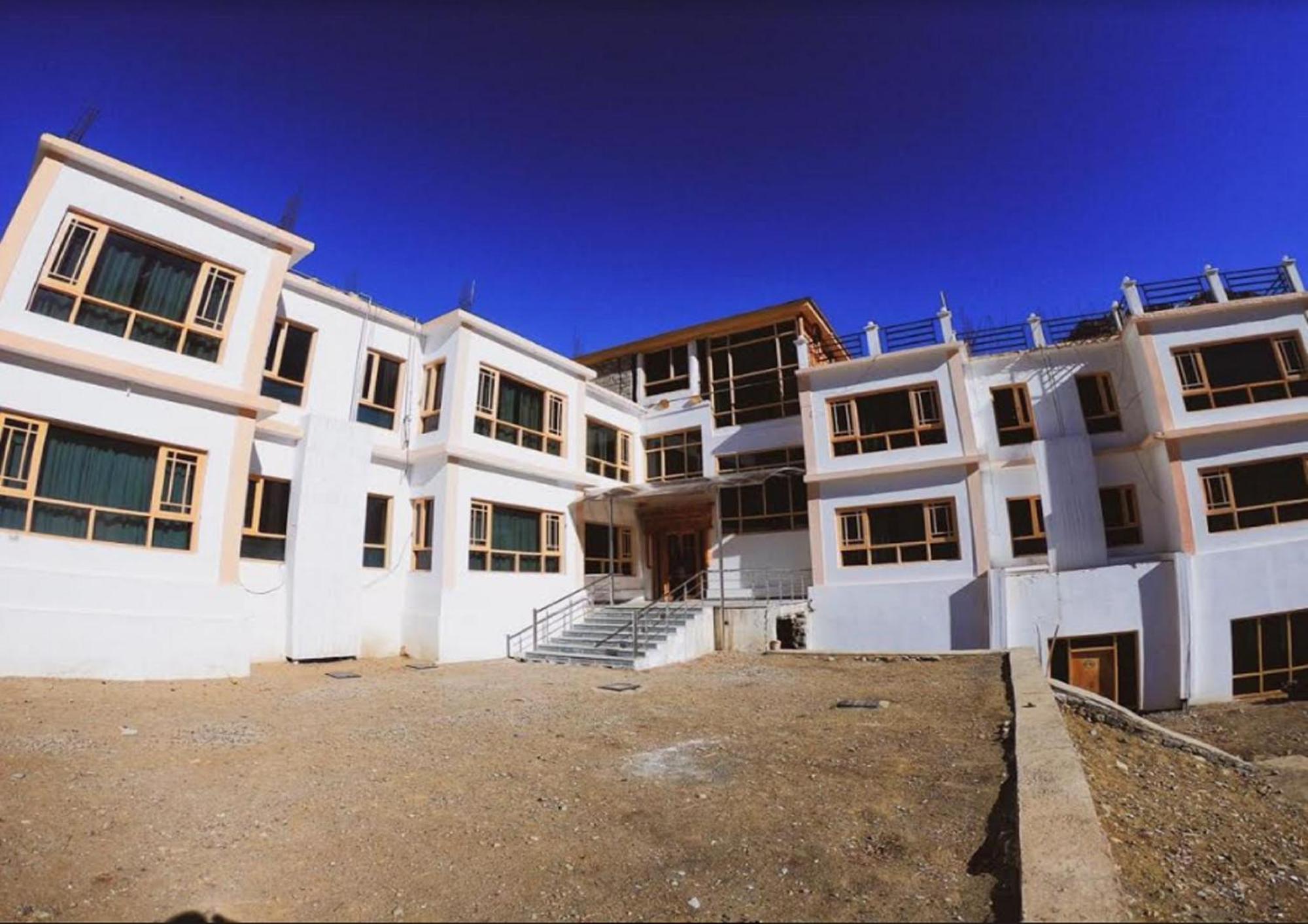 The Nun-Kun Residency Kargil Hotel Exterior foto